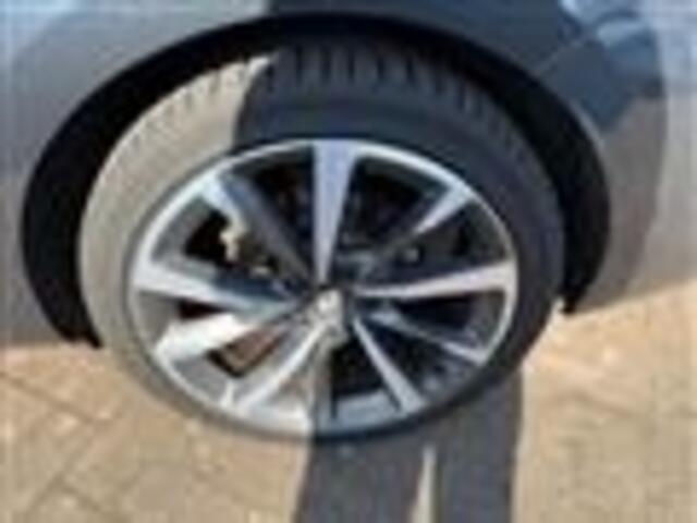 Seat LEON Sportstourer 1.5 eTSI FR Launch Edition