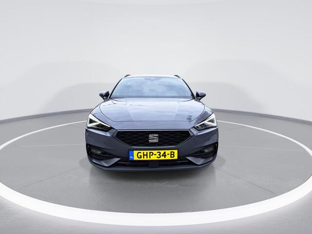 Seat LEON Sportstourer 1.5 eTSI FR Business Intense | 18 inch velgen performance Supreme | Safe en Drive | Graphene grey