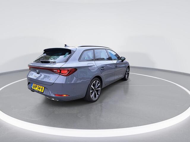Seat LEON Sportstourer 1.5 eTSI FR Business Intense | 18 inch velgen performance Supreme | Safe en Drive | Graphene grey