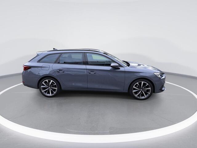 Seat LEON Sportstourer 1.5 eTSI FR Business Intense | 18 inch velgen performance Supreme | Safe en Drive | Graphene grey
