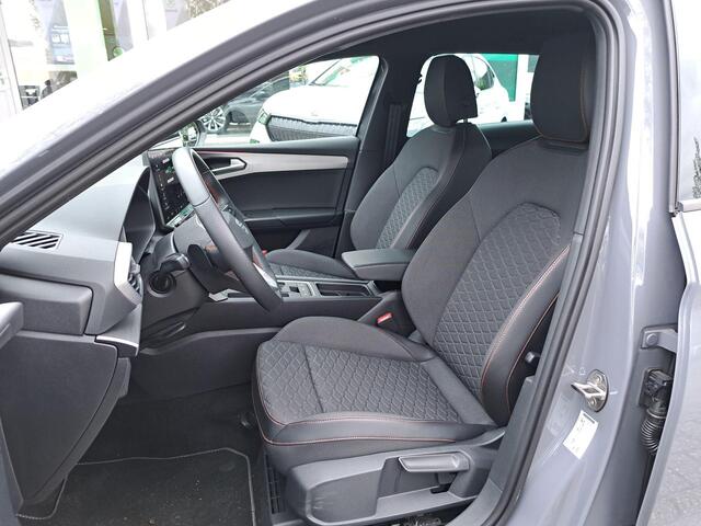 Seat LEON Sportstourer 1.5 eTSI FR Business Intense | 18 inch velgen performance Supreme | Safe en Drive | Graphene grey