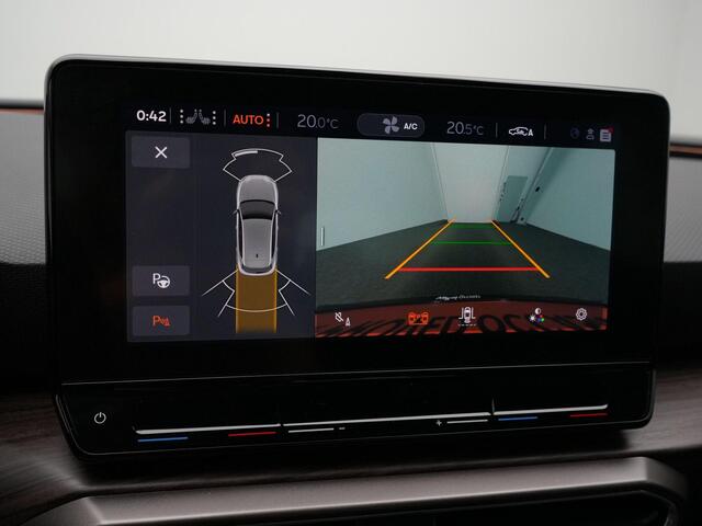 Seat LEON Xcellence 1.4 TSI eHybrid PHEV | LED | Achteruitrijcamera | Navigatie | Stoelverwarming | Parkeersensoren voor/achter | Park Assist