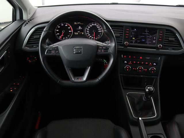 Seat LEON 1.4 TSI FR | Stoelverwarming | Carplay | Trekhaak | Full LED | SEAT Sound | Climate control | Navigatie | Cruise control | Parkeerhulp