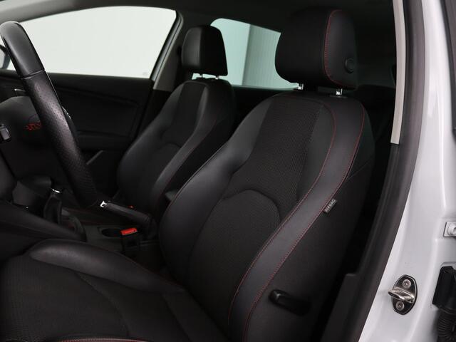 Seat LEON 1.4 TSI FR | Stoelverwarming | Carplay | Trekhaak | Full LED | SEAT Sound | Climate control | Navigatie | Cruise control | Parkeerhulp