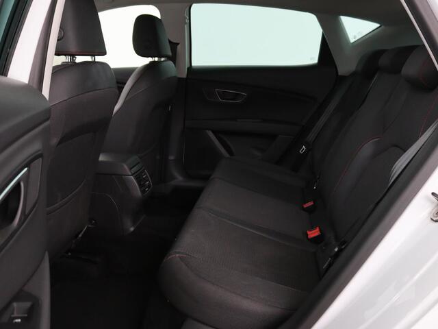 Seat LEON 1.4 TSI FR | Stoelverwarming | Carplay | Trekhaak | Full LED | SEAT Sound | Climate control | Navigatie | Cruise control | Parkeerhulp