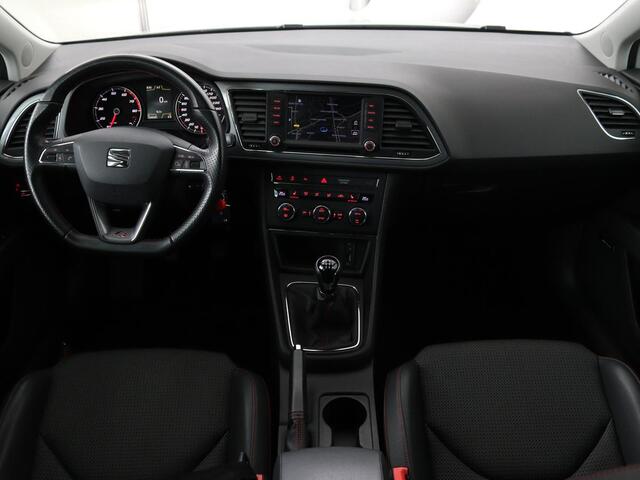 Seat LEON 1.4 TSI FR | Stoelverwarming | Carplay | Trekhaak | Full LED | SEAT Sound | Climate control | Navigatie | Cruise control | Parkeerhulp