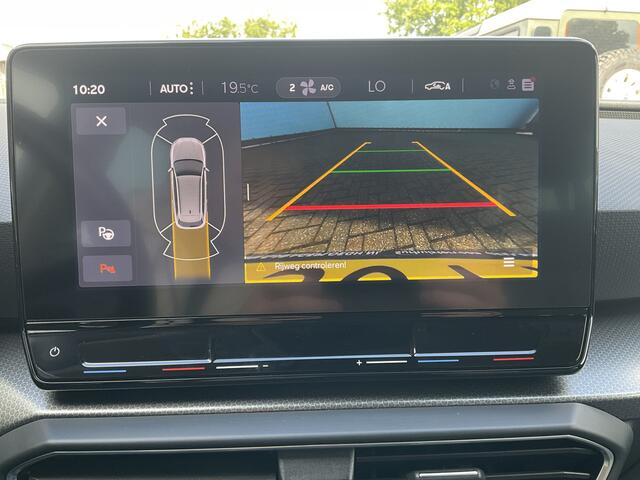 Seat LEON Sportstourer 1.5 eTSI Automaat Style Business Intense Trekhaak Carplay