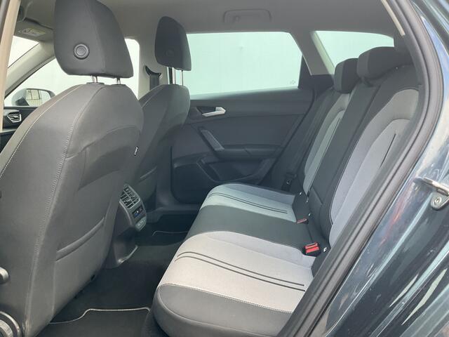 Seat LEON Sportstourer 1.5 eTSI Automaat Style Business Intense Trekhaak Carplay