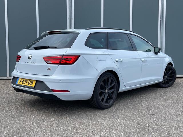 Seat LEON 1.5 TSI 150pk DSG FR Black Edition | ACC | Digitale cockpit