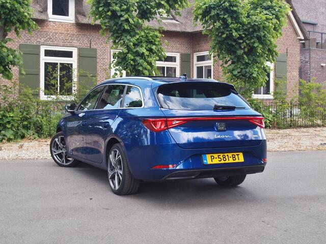 Seat LEON Sportstourer 1.4 TSI eHybrid PHEV FR | Panoramadak | Camera | Apple Carplay | Cruise Control | Sfeerverlichting |