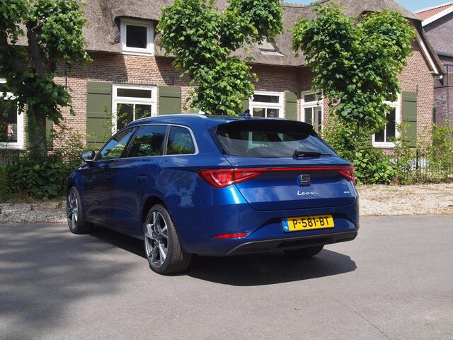 Seat LEON Sportstourer 1.4 TSI eHybrid PHEV FR | Panoramadak | Camera | Apple Carplay | Cruise Control | Sfeerverlichting |