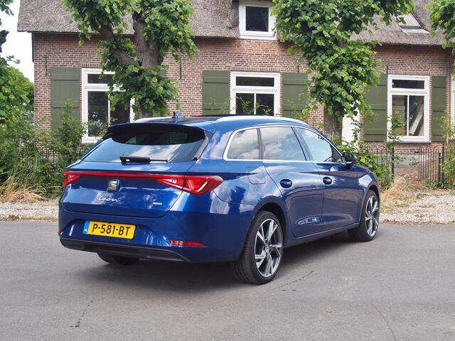 Seat LEON Sportstourer 1.4 TSI eHybrid PHEV FR | Panoramadak | Camera | Apple Carplay | Cruise Control | Sfeerverlichting |