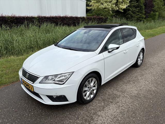 Seat LEON 1.0 EcoTSI Style Business Intense / AUTOMAAT / PANORAMADAK / NAVI / 110dkm! NAP!