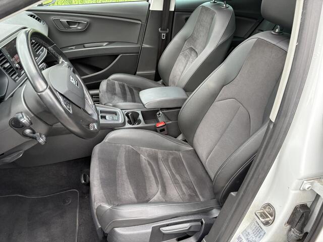 Seat LEON 1.0 EcoTSI Style Business Intense / AUTOMAAT / PANORAMADAK / NAVI / 110dkm! NAP!