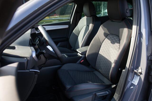 Seat LEON Sportstourer 1.5 eTSI FR Business Intense , Adap. cruise, Groot scherm, Stoel/stuurverwarming,