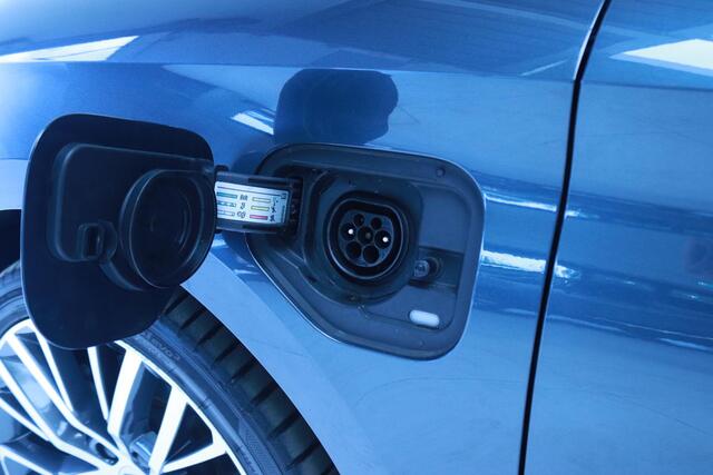 Seat LEON 1.4 TSI eHybrid PHEV FR Business Intense Clima/Navi/PDC