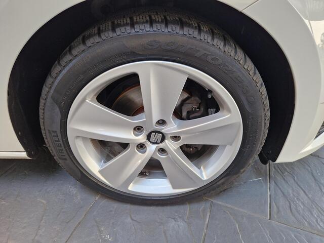 Seat LEON ST 1.4 TSI X-PERIENCE Connect FR uitvoering half leer.