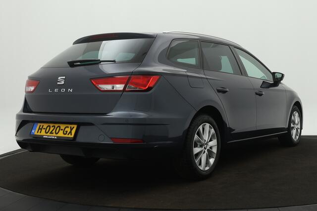 Seat LEON ST BWJ 2020 1.0 TSI 116 PK Style Ultimate Ed. PANORAMA / CLIMA / NAVI / CAMERA A / CRUISE / BLUETOOTH / KEYLESS ENTRY / PDC / CARPLAY