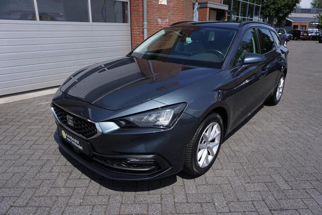 Seat LEON Sportstourer 1.5 TSI Style VIRTUAL COCKPIT - STOELVERWARMING - CLIMA - APPLE - ANDROID - CAMERA - PARKEERSENSOREN V+A - BLUETOOTH - RIJSTROOKSENSOR - DAB+ - STUURVERWARMING - PARKEERASSIST - LM VELGEN