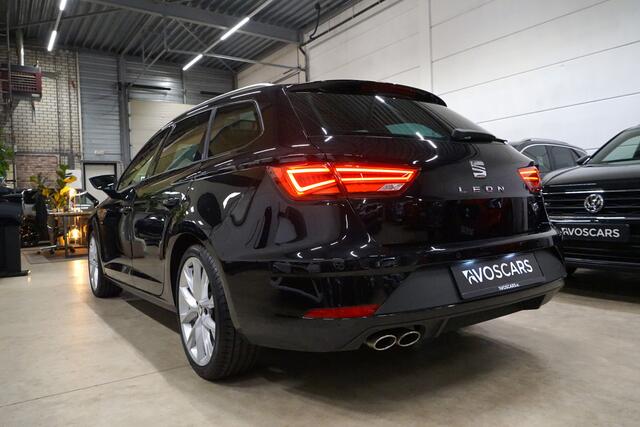 Seat LEON ST 1.4 TSI FR * Trekhaak - Pano - Alcantara - ACC - Lane - Sound - LED *