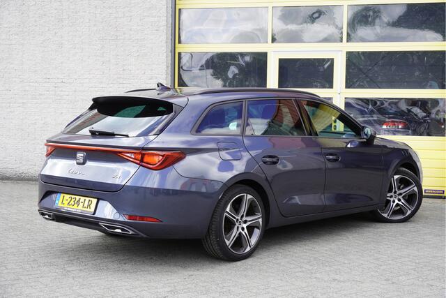 Seat LEON Sportstourer 1.5 eTSI 150PK! Automaat FR Business Intense BJ2021 Lmv 18" | Led | Pdc | Navi | Dynamische knipperlichten | Keyless entry | Elek. trekhaak | App-Connect | Virtual cockpit | Beats Audio | Climate control | Cruise control | Sportstoelen | Zwar