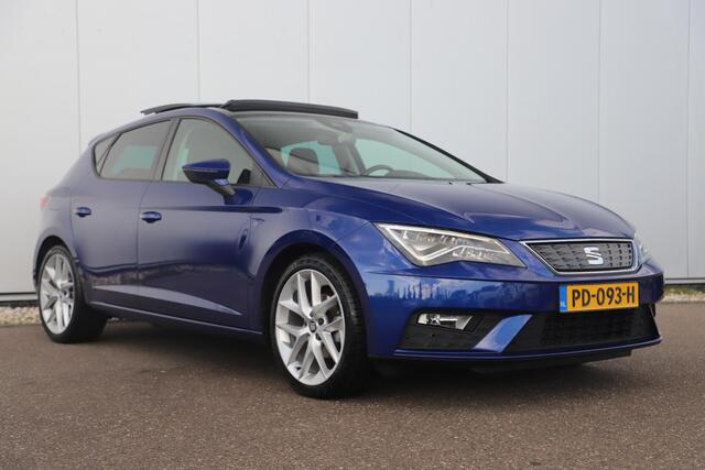 Seat LEON 1.0 EcoTSI Style Business Intense Panoramadak Full LED 18 inch Navigatie Carplay Android Climate Cruise Control Lane Assist