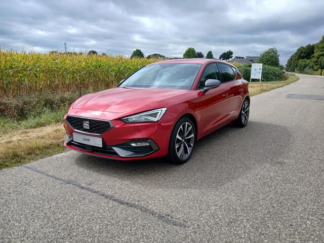 Seat LEON 1.5 TSI FR Business Intense + Technology Pack. + stoelenpakk. + Beats audio + 18 inch etc.