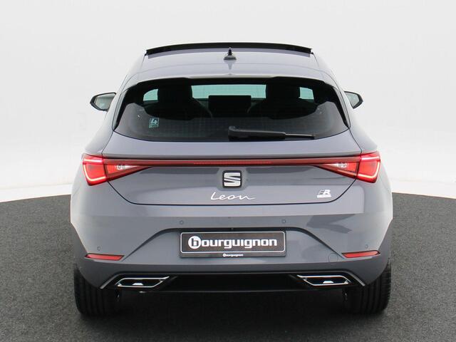 Seat LEON FR Business 1.5 TSI eHybrid PHEV 204pk | Panoramadak | Adaptive cruise control | Stoelverwarming | Black pack