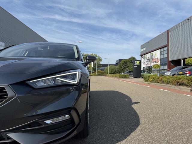 Seat LEON 1.4 TSI eHybrid PHEV 204pk DSG FR / LED / Full Link / Navigatie / ParkAssist / 17" LMV