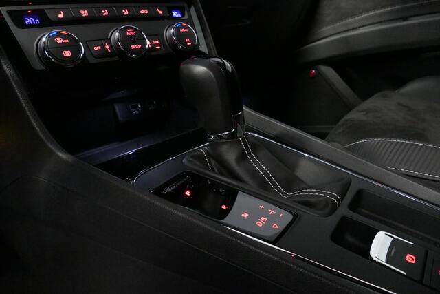 Seat LEON ST 2.0 TSI 4DRIVE CUPRA / ABT Tuning / JE Design uitlaatsysteem / Brembo / Performance Pack / Stoelverwarming / Apple Carplay - Android Auto / BEATS Audio Systeem / Achteruitrijcamera / 19'' LMV / Sfeerverlichting / DCC (Adaptive onderstel) / Cruise Cont