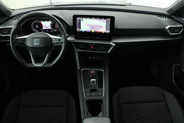 Seat LEON 1.5 eTSI FR Launch Edition | Carplay | Stoel & stuurverwarming | Camera | Adaptive cruise | Navigatie | Keyless | Full LED | Sportstoelen