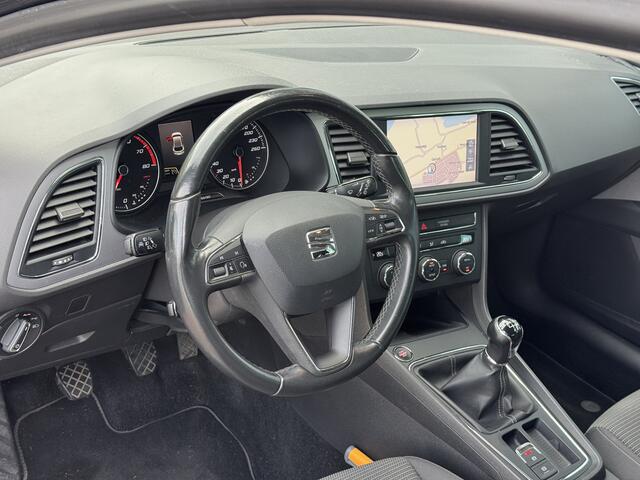 Seat LEON 1.0 EcoTSI Style Business Intense | Trekhaak | Apple CarPlay | Keyless | Climate