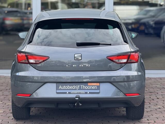 Seat LEON 1.0 EcoTSI Style Business Intense | Trekhaak | Apple CarPlay | Keyless | Climate