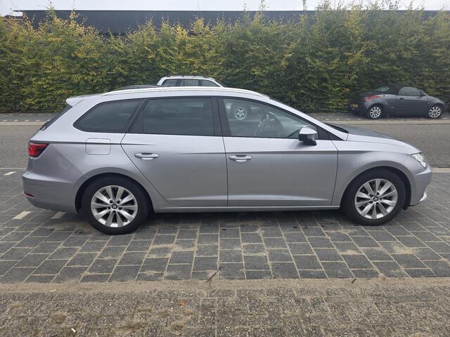 Seat LEON ST 1.0 EcoTSI Style Business Intense 5 deurs, airco, apple carplay enz