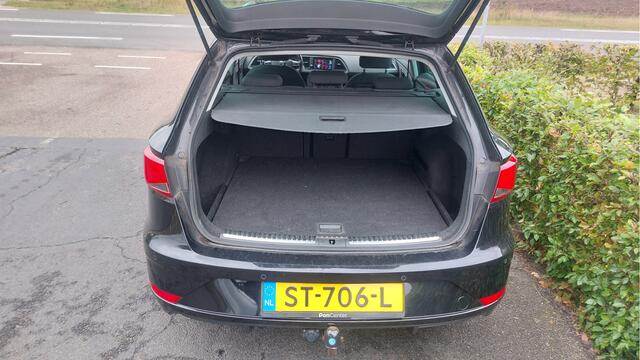 Seat LEON ST 1.6 TDI Style Business Intense CLIMA/NAVI BJ 2018