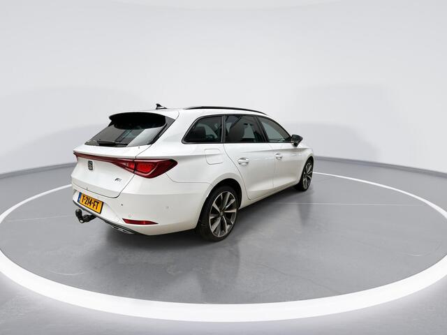 Seat LEON Sportstourer 1.4 TSI 204pk DSG eHybrid PHEV FR Business Intense · Camera · Inklap. Trekhaak · Keyless · Stuur- & Stoelverwarming · Elek. Bestuurddersstoel + Geheugen · ACC · Apple/Android Car Play ·