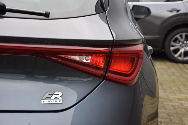 Seat LEON Sportstourer 1.4 TSI eHybrid PHEV FR | SOH 100%| stuurwiel verwarmd | lederen/stof bekleding |
