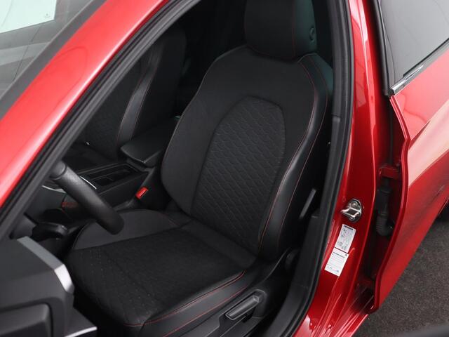 Seat LEON 1.5 eTSI FR Launch Edition | Stoelverwarming | Carplay | Adaptive cruise | Dynamic Chassis Control | Keyless | Sfeerverlichting | Stuurverwarming | Navigatie | Parkeerhulp