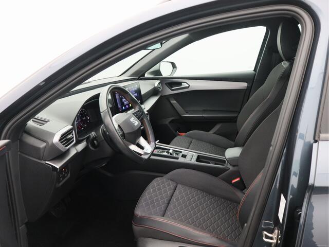 Seat LEON Sportstourer 1.5 eTSI FR Business Intense/ camera/ trekhaak/ zeer mooi!