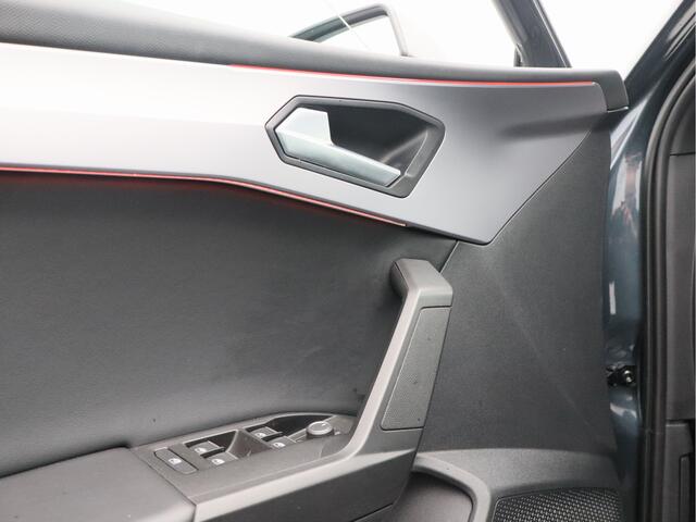 Seat LEON Sportstourer 1.5 eTSI FR Business Intense/ camera/ trekhaak/ zeer mooi!