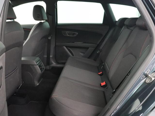 Seat LEON 1.5 TSI FR Ultimate Edition | Stoelverwarming | Carplay | Beats Pack | Adaptive cruise | Sfeerverlichting | Navigatie | Keyless | Virtual Cockpit | Climate control | Sportstoelen