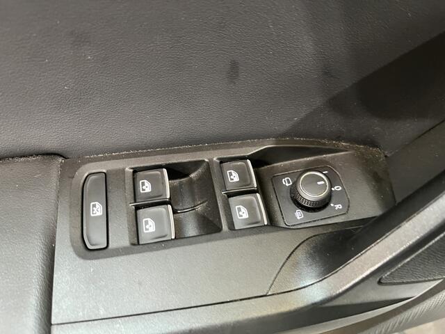 Seat LEON Sportstourer 1.4 TSI eHybrid PHEV FR Business Intense / AUTOMAAT/ PANO/ DIGITAL DASH/ RIJ-MODI/ LED/ 17" LMV/ PARK. SENSOREN/ STOEL-STUUR VERWARM./ ADAPT. CRUISE/ CLIMA