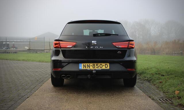 Seat LEON ST 1.4 EcoTSI FR Camera Trekhaak LED
