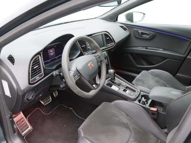 Seat LEON ST 2.0 TSi 300 Pk Automaat 4DRIVE CUPRA | Panoramadak | Bucket Seats | Camera | Stoelverwarming | 19 Inch | Beats Audio | 71.983 km!!