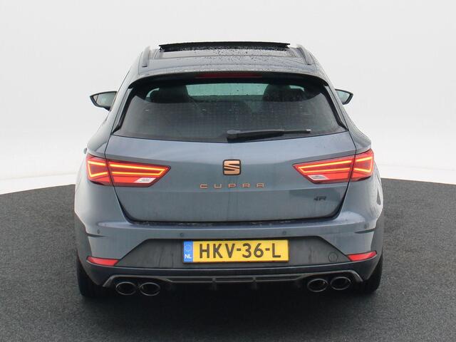 Seat LEON ST 2.0 TSi 300 Pk Automaat 4DRIVE CUPRA | Panoramadak | Bucket Seats | Camera | Stoelverwarming | 19 Inch | Beats Audio | 71.983 km!!