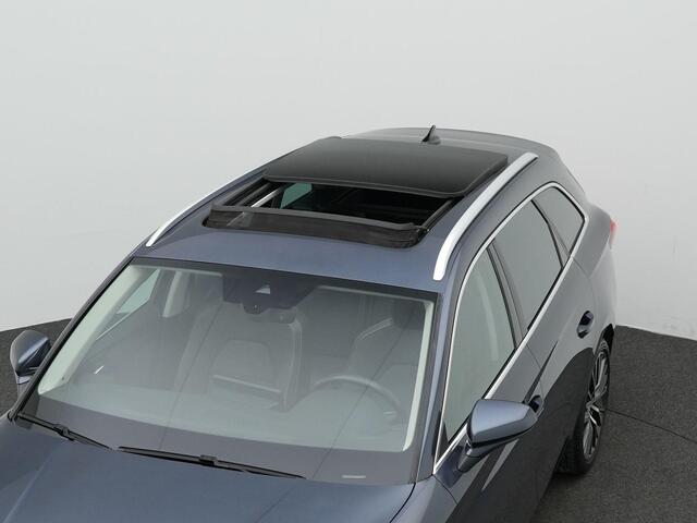 Seat LEON Sportstourer 1.5 eTSI 150 pk DSG Xcellence | Panoramadak | Beats | Stuur-/stoelverwarming | Achteruitrijcamera | Navigatie