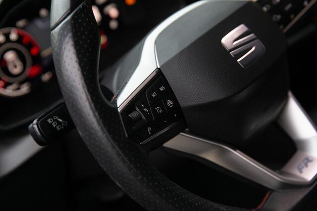 Seat LEON Sportstourer 1.5 eTSI FR Launch Edition , Adap. cruise, Trekhaak, Sfeerverlichting,