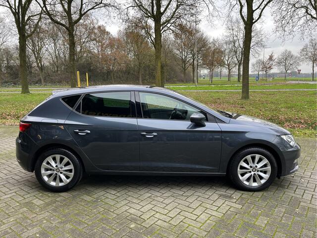 Seat LEON 1.0 TSI Style Ultimate Edition | CAMERA | CARPLAY | CLIMA | CRUISE | NAVI | PDC V&A | STOELVERW.
