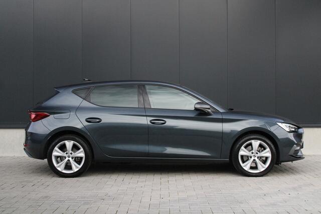 Seat LEON 1.4 TSI eHybrid PHEV FR - ACC - Carplay - Stoel/Stuurverwarming - LED - Navi - Trekhaak afneembaar - Rijklaar