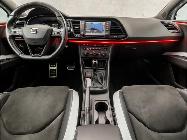 Seat LEON ST 2.0 TSI Cupra 280 281Pk Automaat (APPLE CARPLAY, NAVIGATIE, CLIMATE, SEAT SOUND, CAMERA, STOELVERWARMING, SPORTSTOELEN, LEDER/ALCANTARA, GETINT GLAS, LED KOPLAMPEN, NIEUWSTAAT)